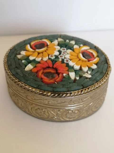 Petite Boîte Vintage En Laiton à Décor Floral - Pilulier Ou Boîte à Bijoux - Bon état