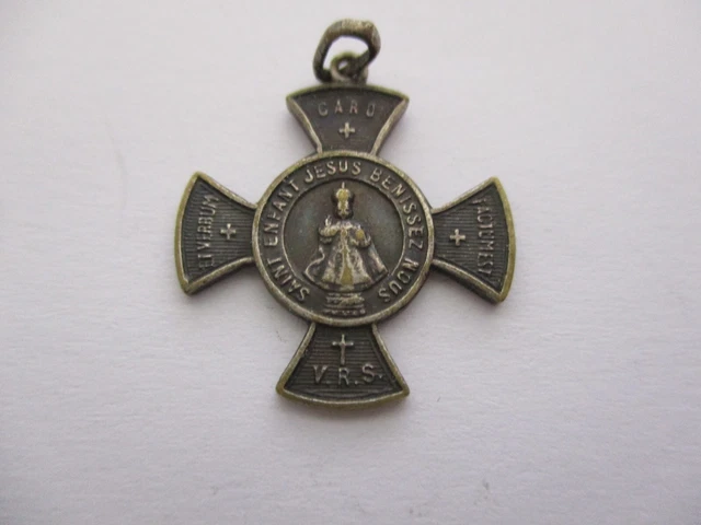 ANCIENNE MEDAILLE RELIGIEUSE SAINT BENOIT DE NURSIE BENEDICTINS 19mm 3.24gr EUR 8,00 - FR