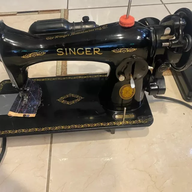 Singer Sewing Machine Vintage 1951 w/pedal+power cord Serial AK633982+attachment
