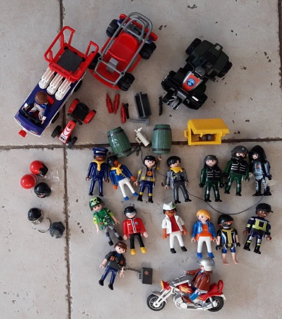 playmobil  lot personnages,   véhicules et accessoires divers