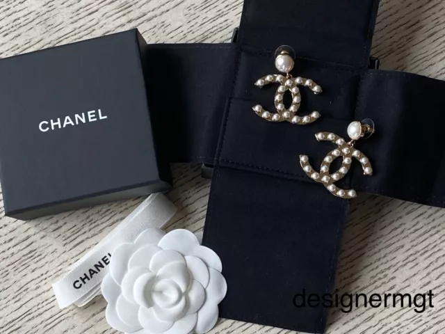 NIB 100%AUTH Chanel 22V Quilted Bag Motif Faux Pearl Dangling Earrings Gold  HDW