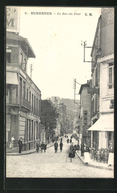 CPA Suresnes, La Rue du Pont, vue de la rue