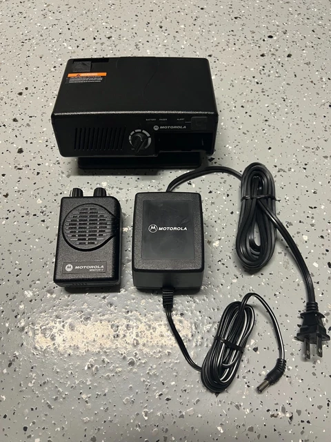 Motorola Minitor V Pager A01KMS7238BC w/ Amplified Charger Base Station RLN5869C