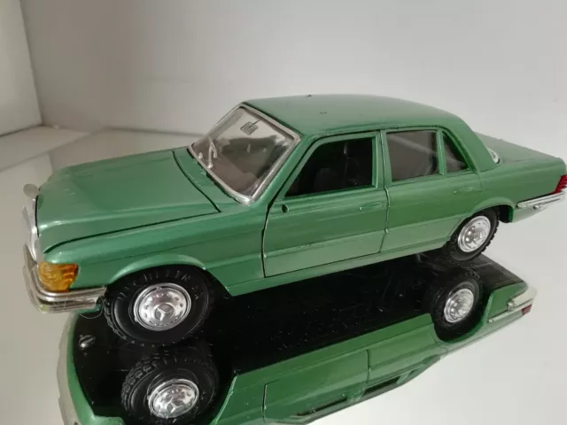 Gama 443 Mercedes Benz 450SE 1:24 Green Metallic