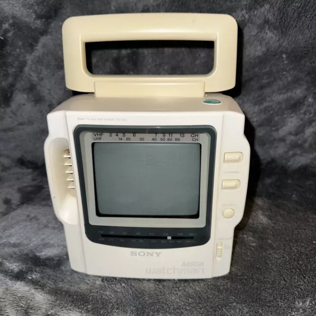 SONY Mega Watchman 4.5 Inch Screen FD-525 TV AM FM Radio White Vintage No Cord