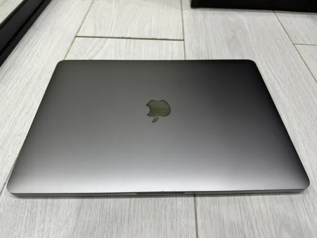 Apple MacBook Pro Retina 13,3" 2019 256 GB SSD 8 GB RAM 1,4 GHz Core i5 grigio siderale 3
