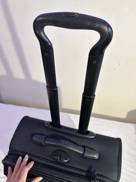 TUMI Carry-on Alpha Continental Traveler Zip Expandable 20" Carry-On ~22020 2