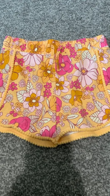Pantaloncini da ragazza F&F età 7-8 anni giallo rosa fiorito vacanze estive al mare