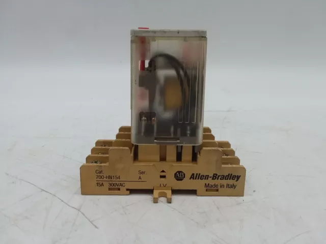 Allen-Bradley 700-HB33Z24-1-4 Relay w/700-HN154 Base