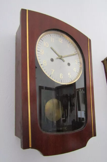 Antiguo reloj cuerda mecánico a llave de pared español año 1940/50 con campanada 2