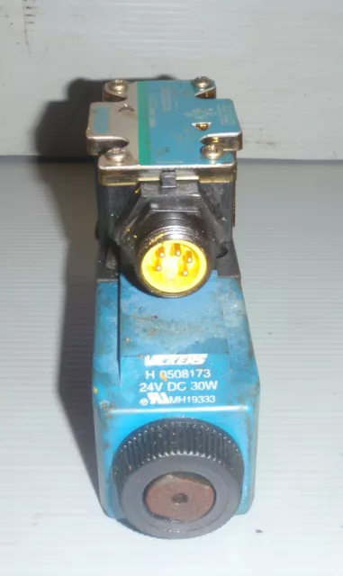 Vickers Dg4V-3S-2A-M-Fpa5Wl-H5-60_Dg4V3S2Amfpa5Wlh560 Control Valve 2