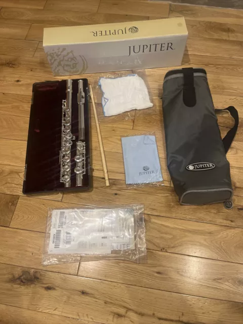 Flute Jupiter JFL-700EC • Solid Silver Riser, Case, Box. Excellent Condition