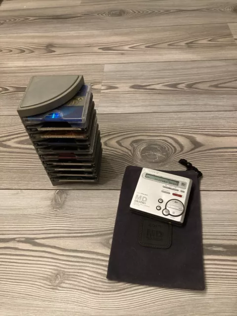Sony MZ-R70 Minidisk Minidisc Recorder Walkman +viele MD´s /Regal