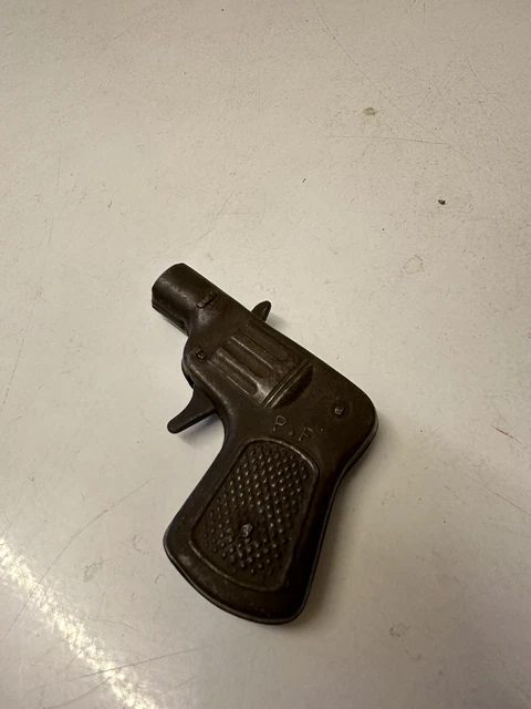 Ancien Pistolet Miniature Revolver En Métal - Jouet Du 20ème Siècle