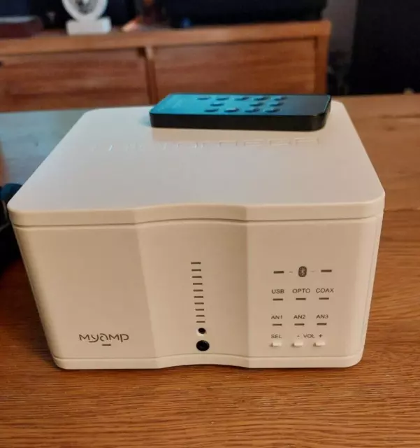 Micromega MyAmp-DAC, récepteur Bluetooth aptX et amplificateur avec télécommande