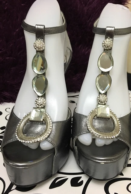 NEW HOUSE OF Dereon Beyonc Stiletto Crystal Heels Dom Leather