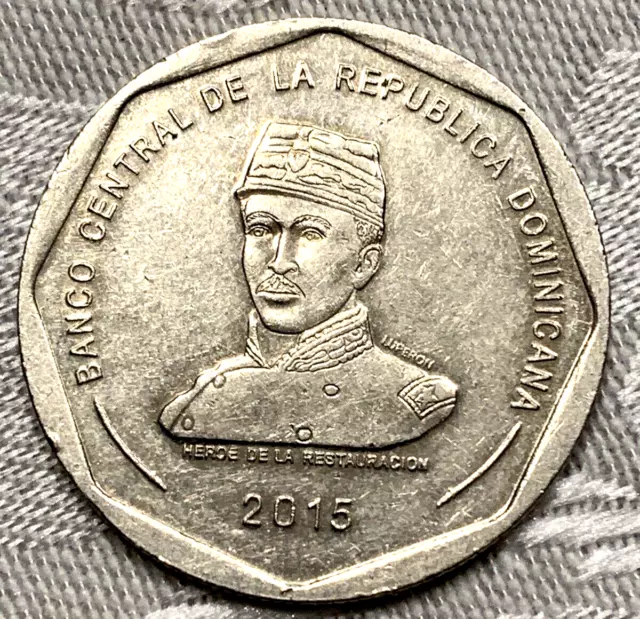 2015 Dominican Republic 25 Pesos Coin Republica Dominicana Moneda Banco Central
