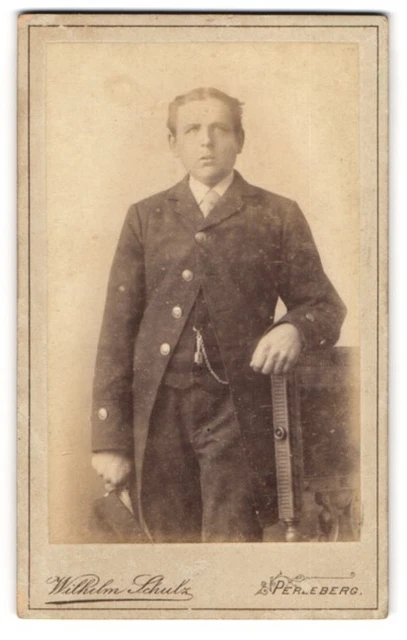 Fotografie Wilhelm Schulz, Perleberg, Wittenbergerstrasse 12, Herr mit Mittelsc