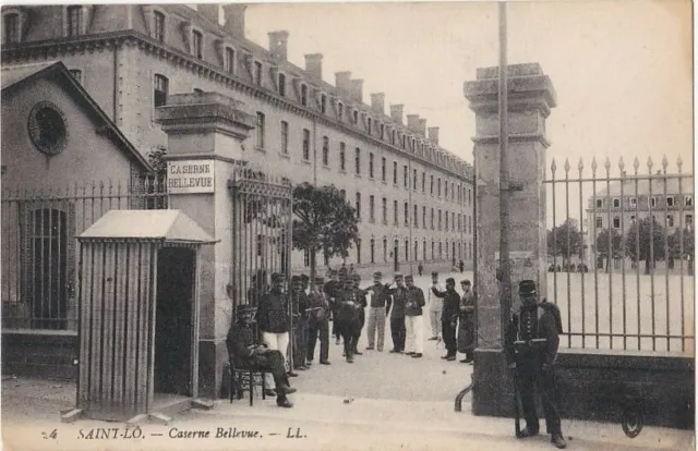 CPA 50 NORMANDIE - Manche - SAINT-LO - Caserne BELLEVUE Militaires 1918 Animée