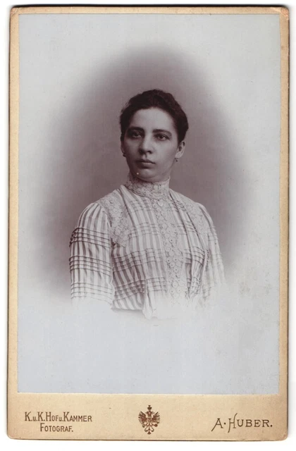 Fotografie A. Huber, Wien, Stefansplatz 2, Portrait junge Dame mit zurückgebund