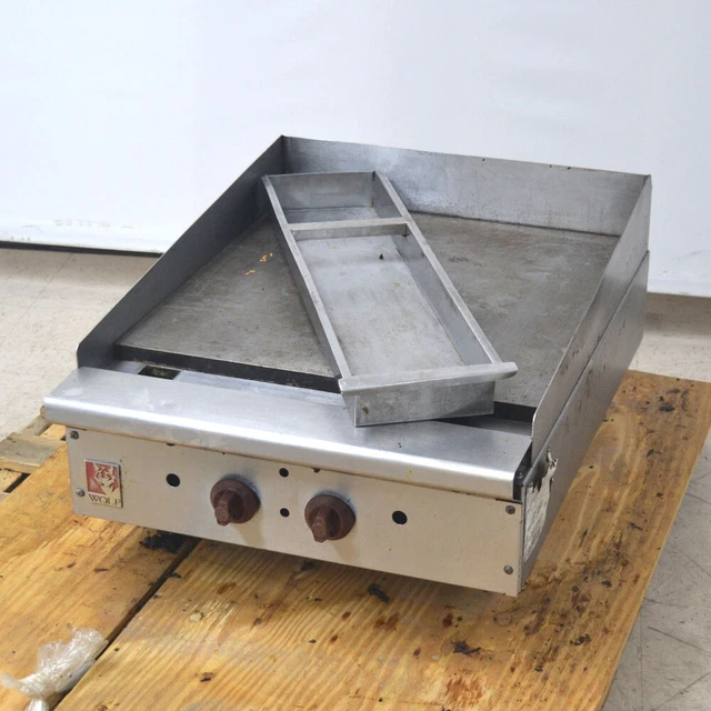 Wolf AG Heavy-Duty Natural Gas 24" x 24" Countertop Griddle 2-Burner 30,000 BTU