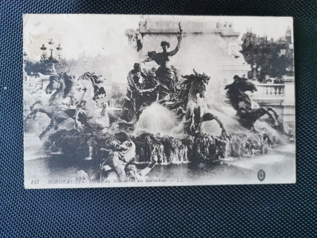 CPA 33 BORDEAUX - Détail du Monument des Girondins