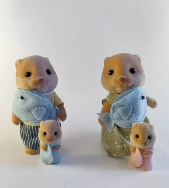 Sylvanian Families Splashy Otter Family Figures - 5359