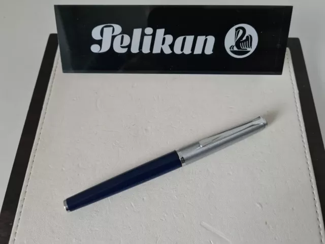 Pelikan P12 "M" Silvexa  dunkelblau Füllhalter Füller 2/1965-1968 VINTAGE RAR