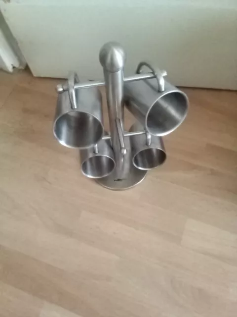 4  Edelstahltassen mit Ständer