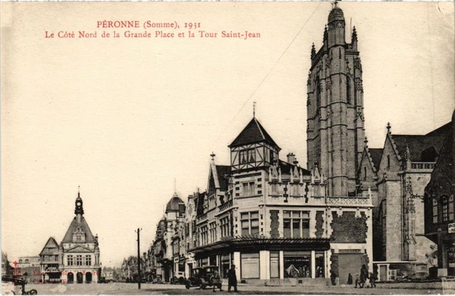 CPA PERONNE Le Cote Nord de la Grande Place et la Tour Saint-Jean (1292062)