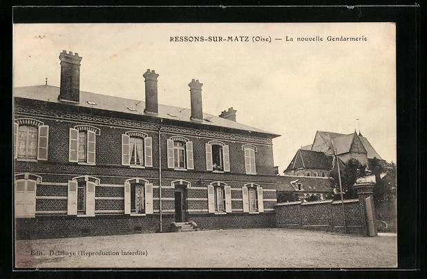 CPA Ressons-sur-Matz, The New Gendarmerie