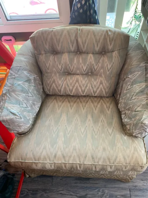 Pennsylva House Accent Chair 360° Swivel and rocks