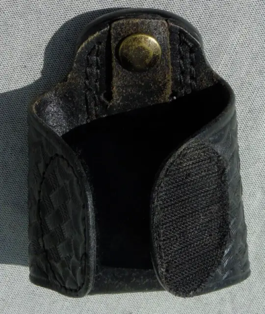 Dutyman #4221 leather key holder silencer hook and loop fastener