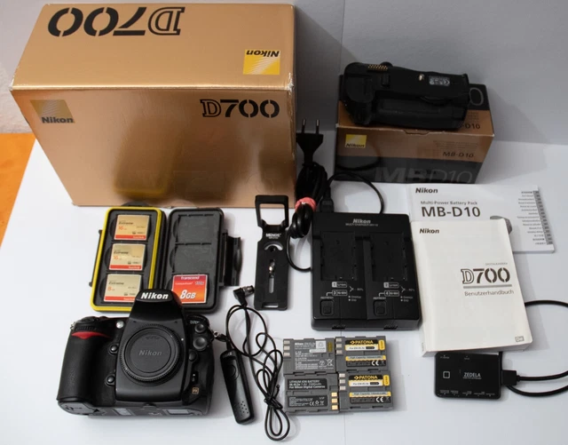 Nikon D700 u. MB-D10, 78204 Ausl./Shutter, guter Zustand, grosses Zubehörpaket