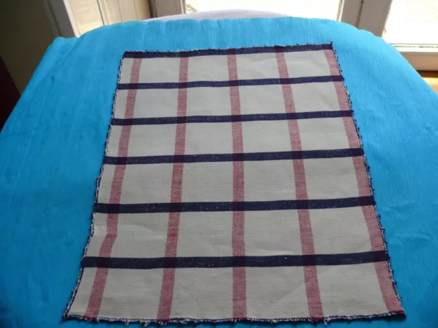 Ancien napperon en lin avec liteaux rouge et bleu  34,50 x 27cm linge de table