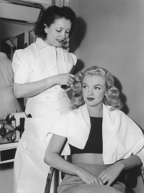 MARILYN MONROE BEAUTY IN HAIRSALON CHAIR  (1) RARE 4x6 GalleryQuality PHOTO
