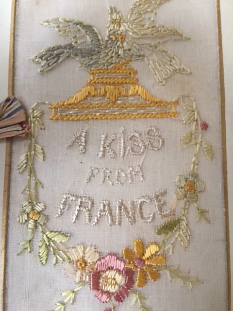 Antique WW1 Silk Embroidered Card A Kiss from France - Remembrance. 2