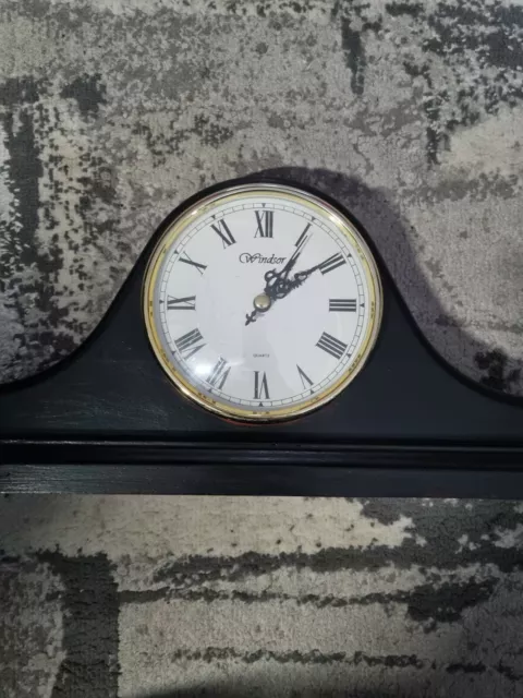 Old Beautiful Pretty Cute  Vintage Windsor Mantel Clock Rustic Décor Display