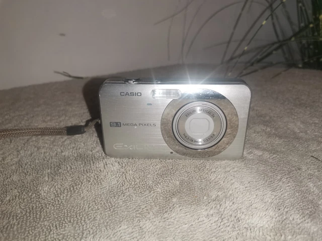 Casio EXILIM ZOOM EX-Z85 9.1MP Digital Camera - Silver Tested