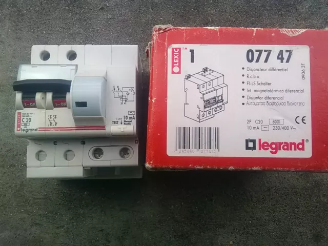 Legrand 06626 - Disjoncteur 2A - Mono 2P - Courbe D (moteur-Clim)