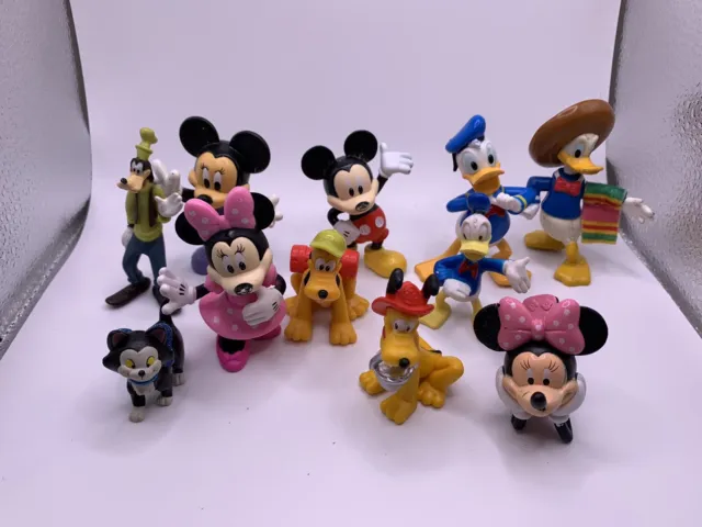 Lot of 11 Disney figures Mickey Minnie Donald Caballeros Pluto Goofy Figaro