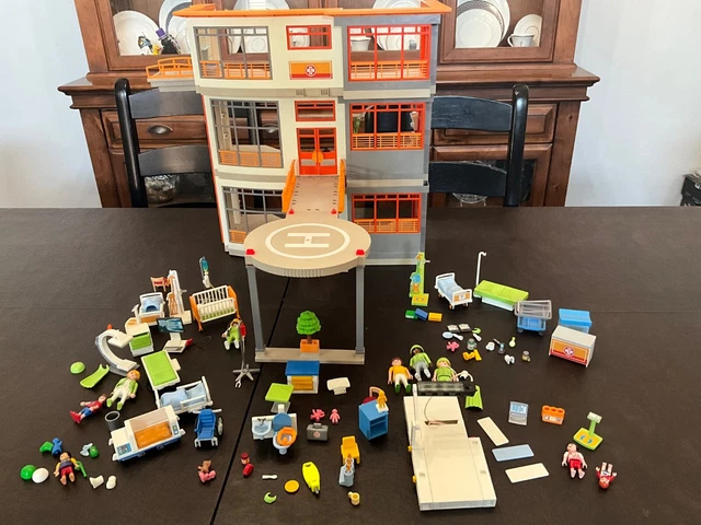 PLAYMOBIL CHILDRENS HOSPITAL 6657, with Extensions 6643, 6445