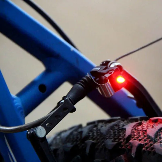 https://www.picclickimg.com/YQIAAOSwIxVllUCT/Red-Hot-Accessori-Bicicletta-Led-Alta-Qualit%C3%A0-Luce.webp