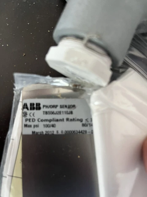 ABB PH/ORP  SENSOR PROBE T8556J2E110JB w Appleton Type T  Enclosure.  NEW