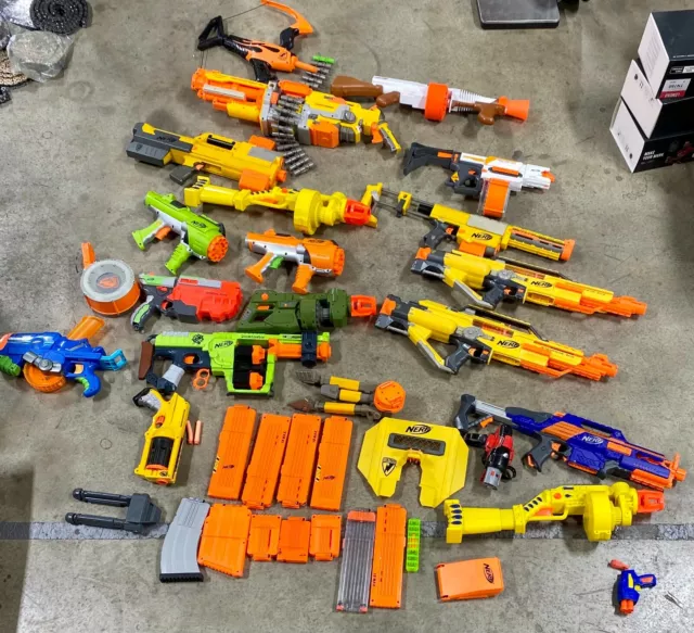 Nerf Gun Lot (Approx. 17 Guns & Accessories)