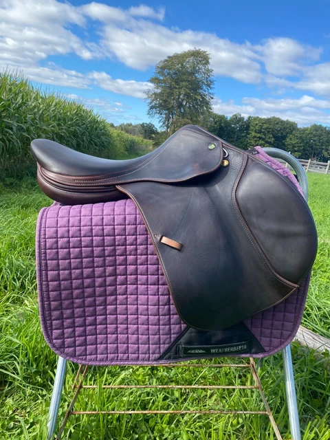 18" Prestige Close-Contact Saddle