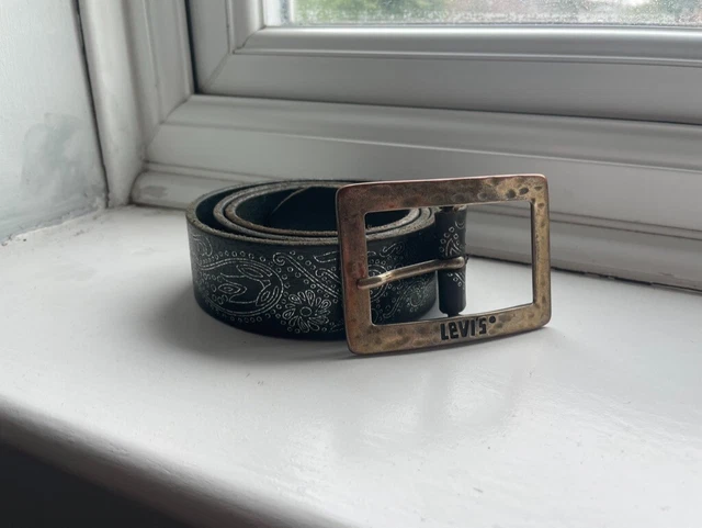 VINTAGE LEVIS BANDANA LEATHER BELT large metal buckle print design logo rare
