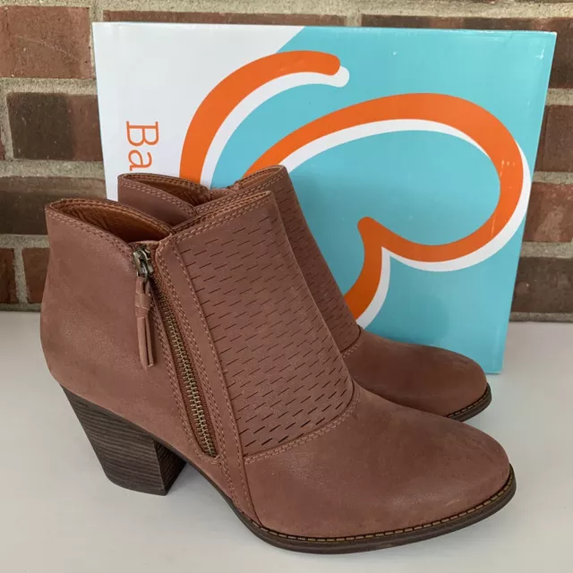 Baretraps Womens Cacie Brown Zipper Block Heel Ankle Boots Shoes US 9.5 M NEW