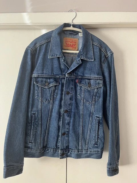 Medium Levi's Men's Trucker Denim Jacket in Medium Stonewash