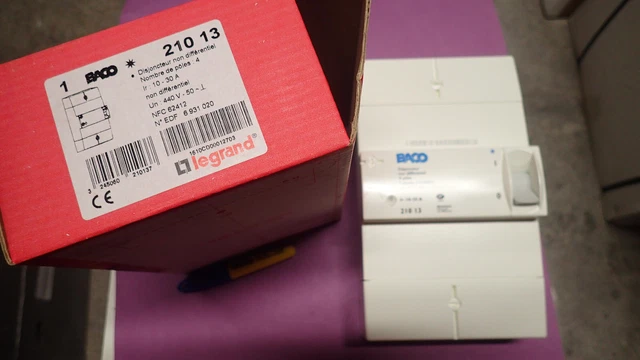 Disjoncteur de branchement 4P 10/30A 500MA - LEGRAND 021011